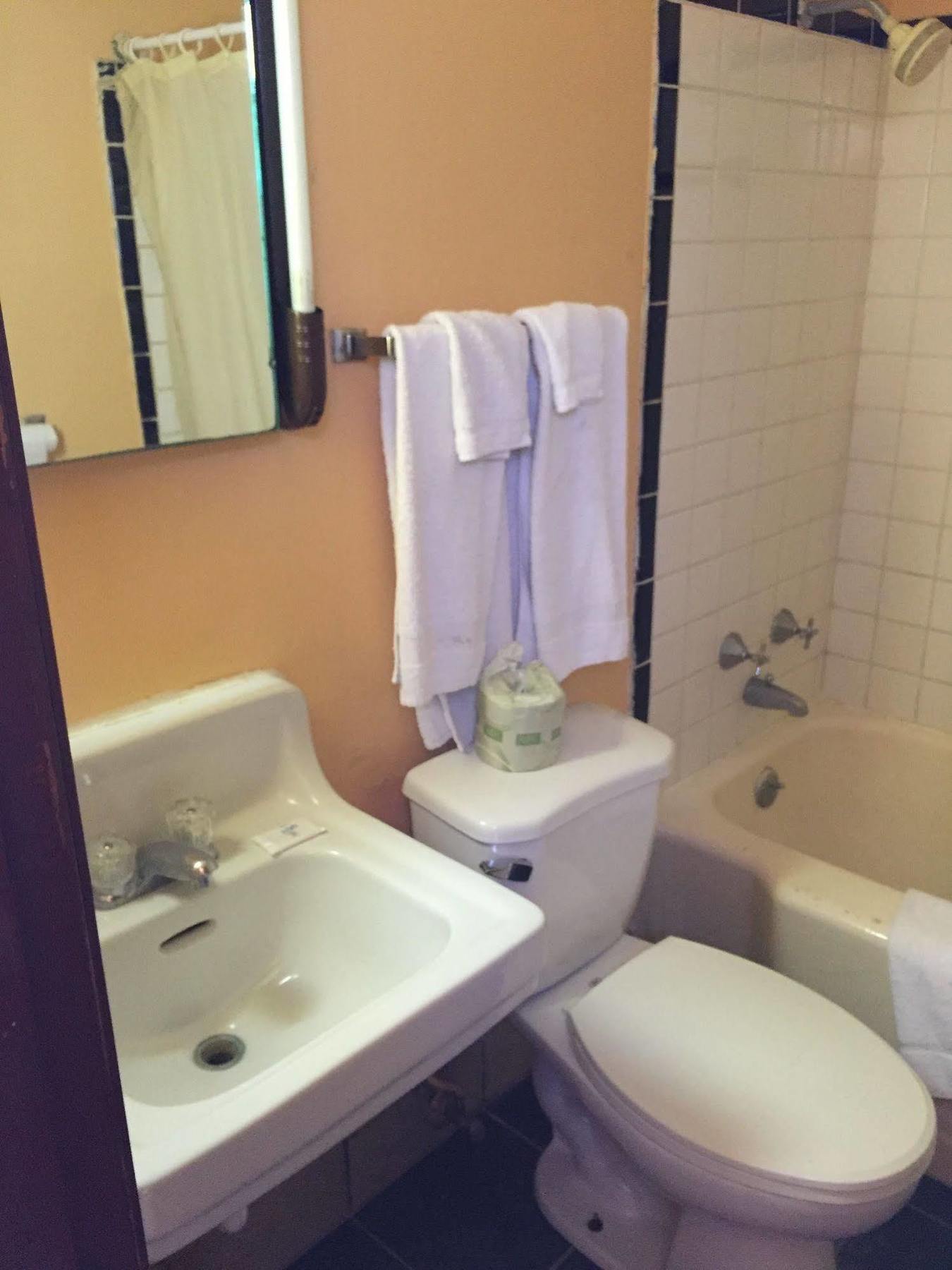 Royal Inn Portsmouth Bagian luar foto